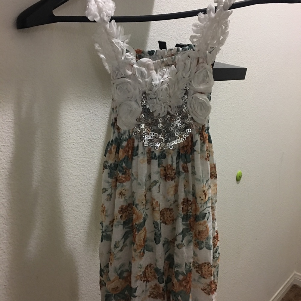 Dresses. fit well size S