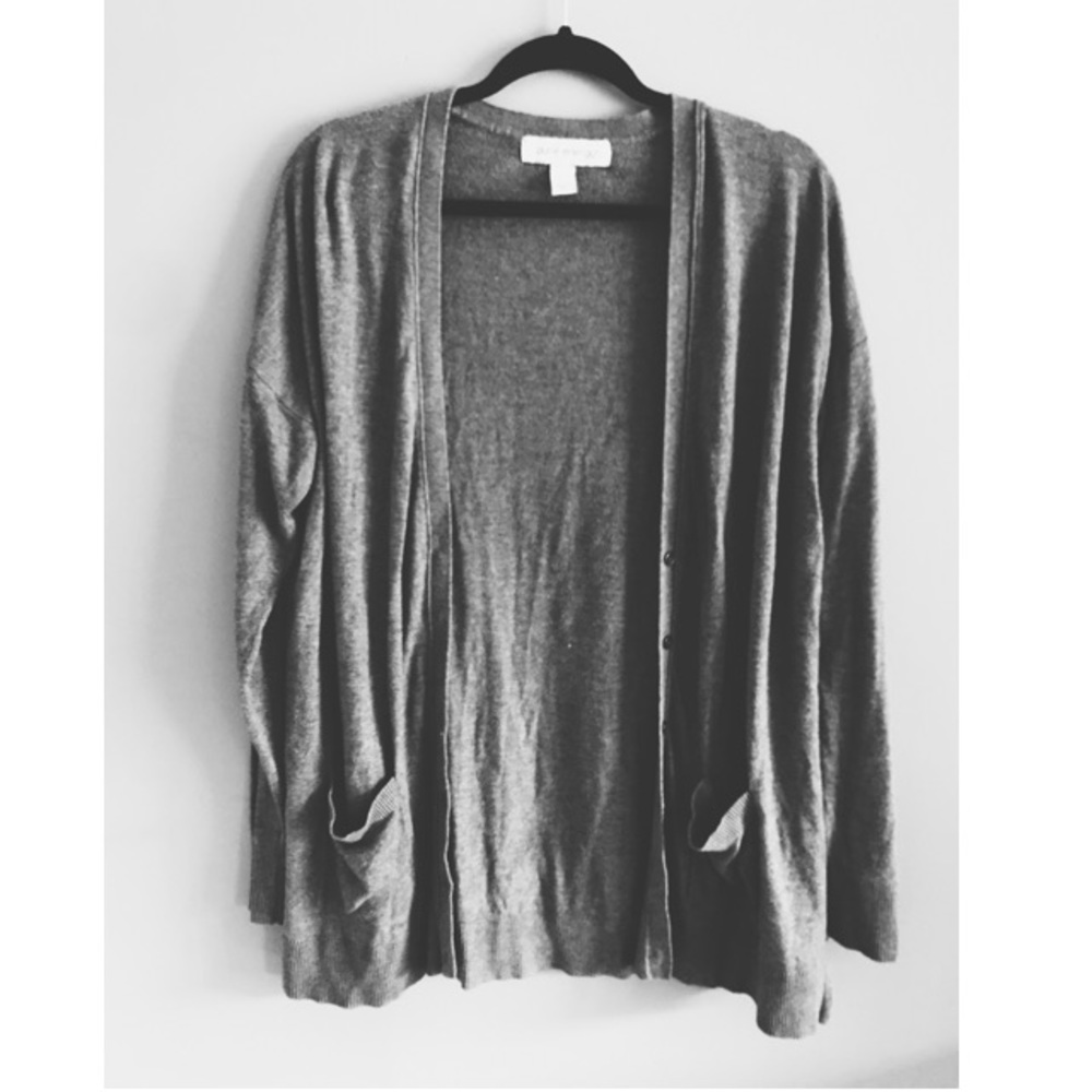 •GREY CARDIGAN•