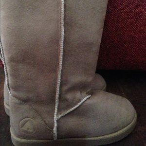 Never been worn..Air walk boots