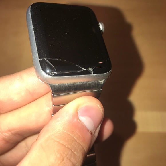 APPLE WATCH SERIES 2 WITH SILVER WATCH BAND - Picture 4 of 4