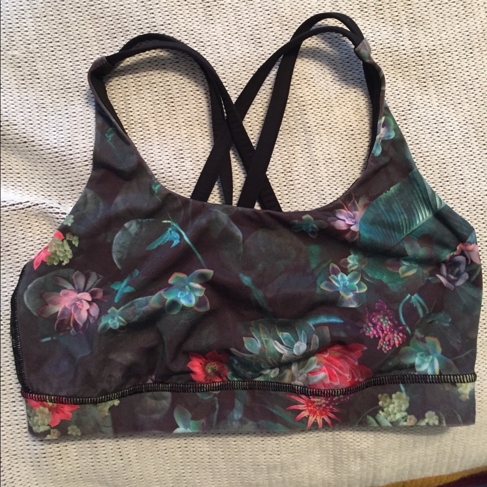 Lululemon sports bra