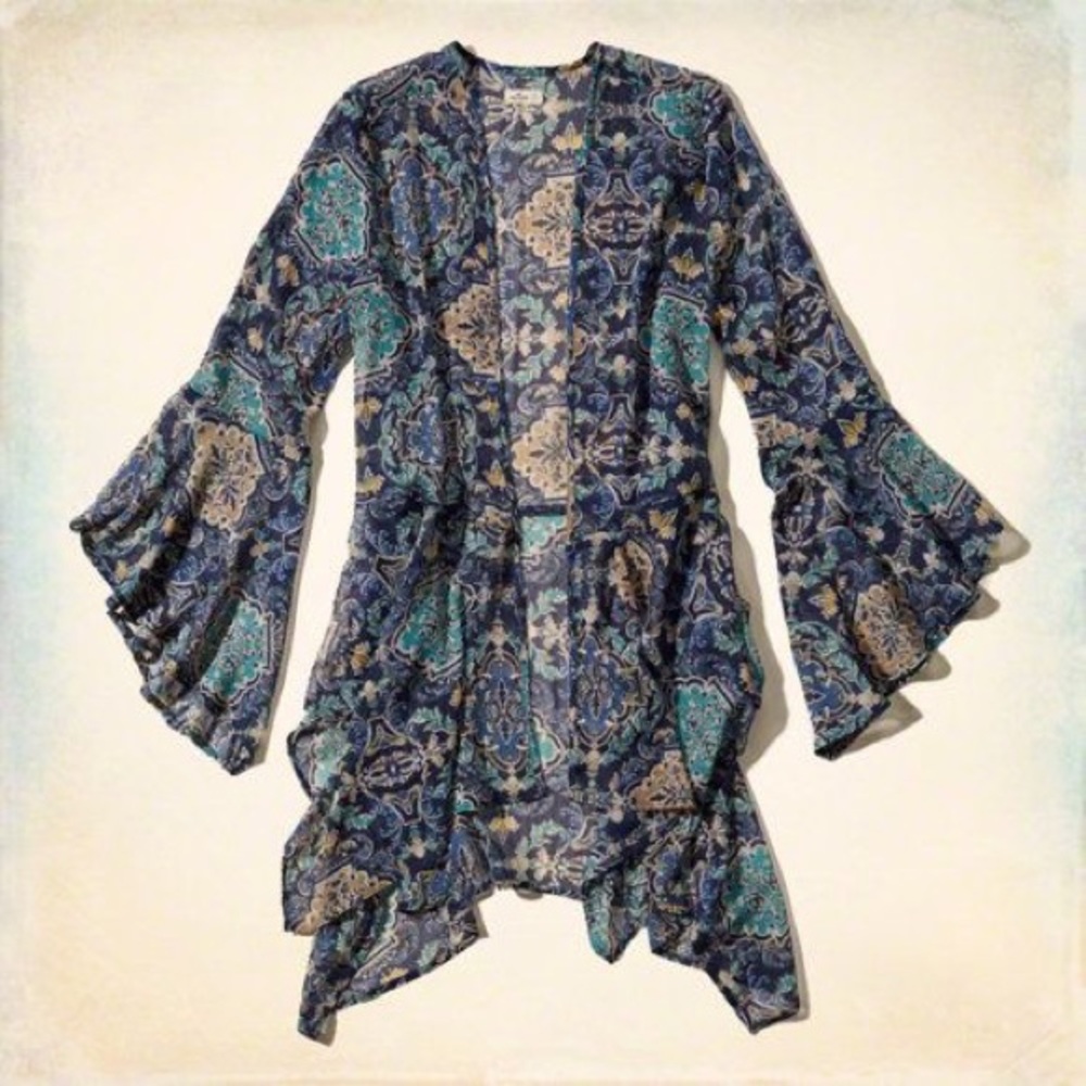 Hollister. New. Blue ruffled kimono. XSM