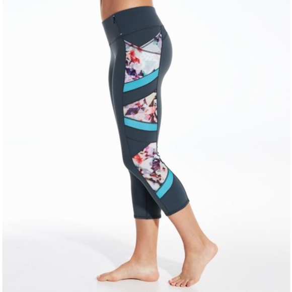 CALIA by Carrie Underwood Womens Graphite Multicolor Mesh Pocket Capri