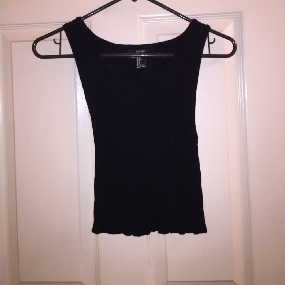 Black ribbed knit crop top