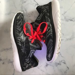 Saucony Kineta Athletic Shoes