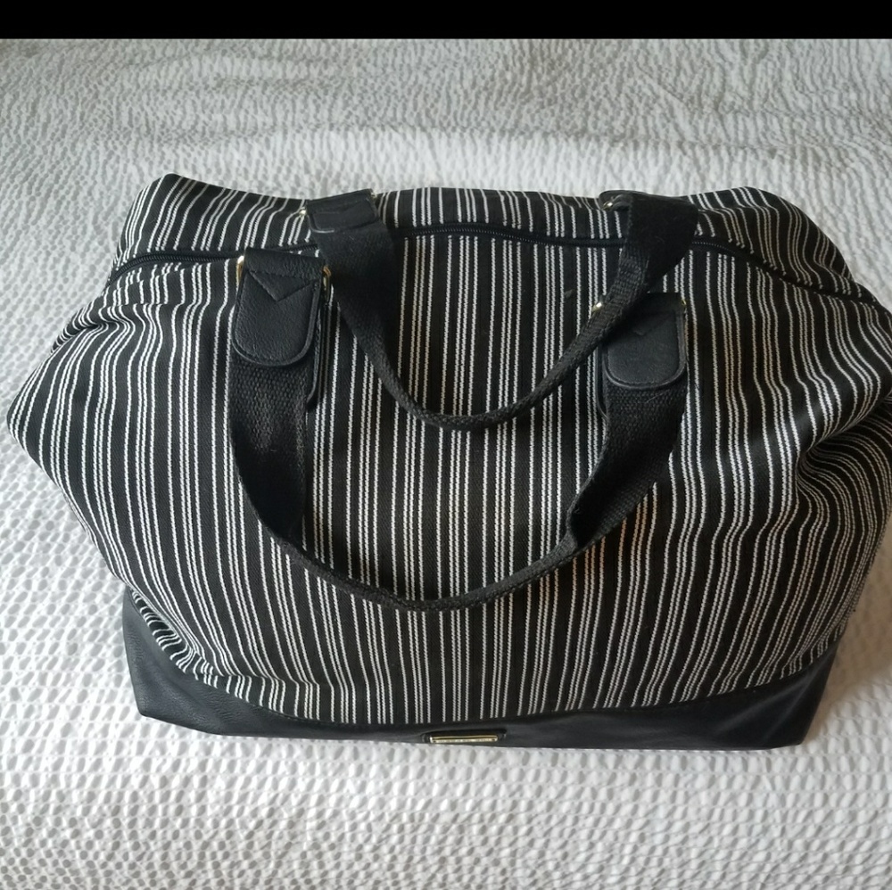 Steve Madden duffle bag