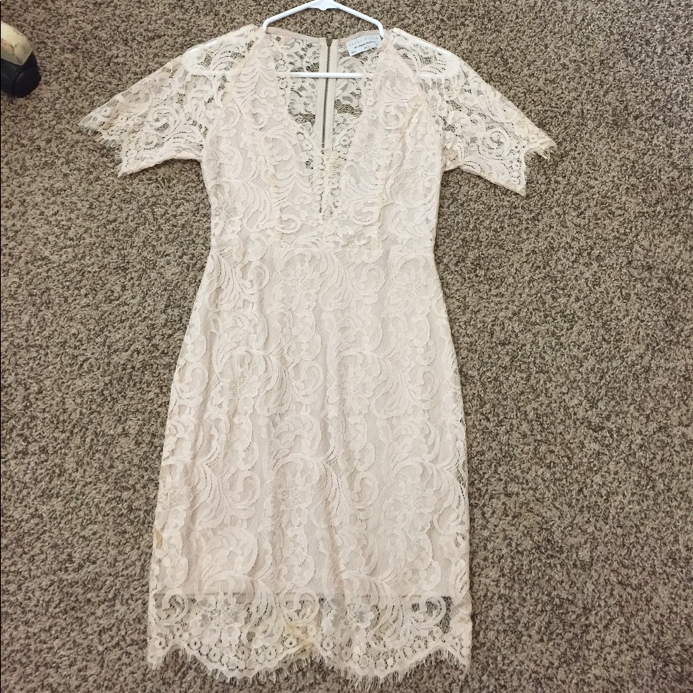 Cream Lace quarter sleeve dress