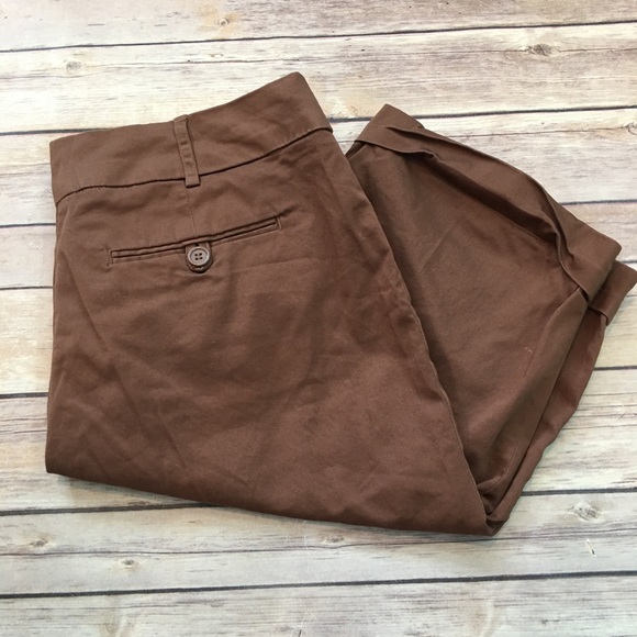 SOLD 🌹Size 6 Limited Cassidy Brown Bermuda Shorts - Picture 8 of 8