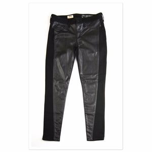 SOLD DESIGN LAB SKINNY STRETCH STRAIGHT PULL ON DARK GRAY//BLACK PANTS JEGGINGS