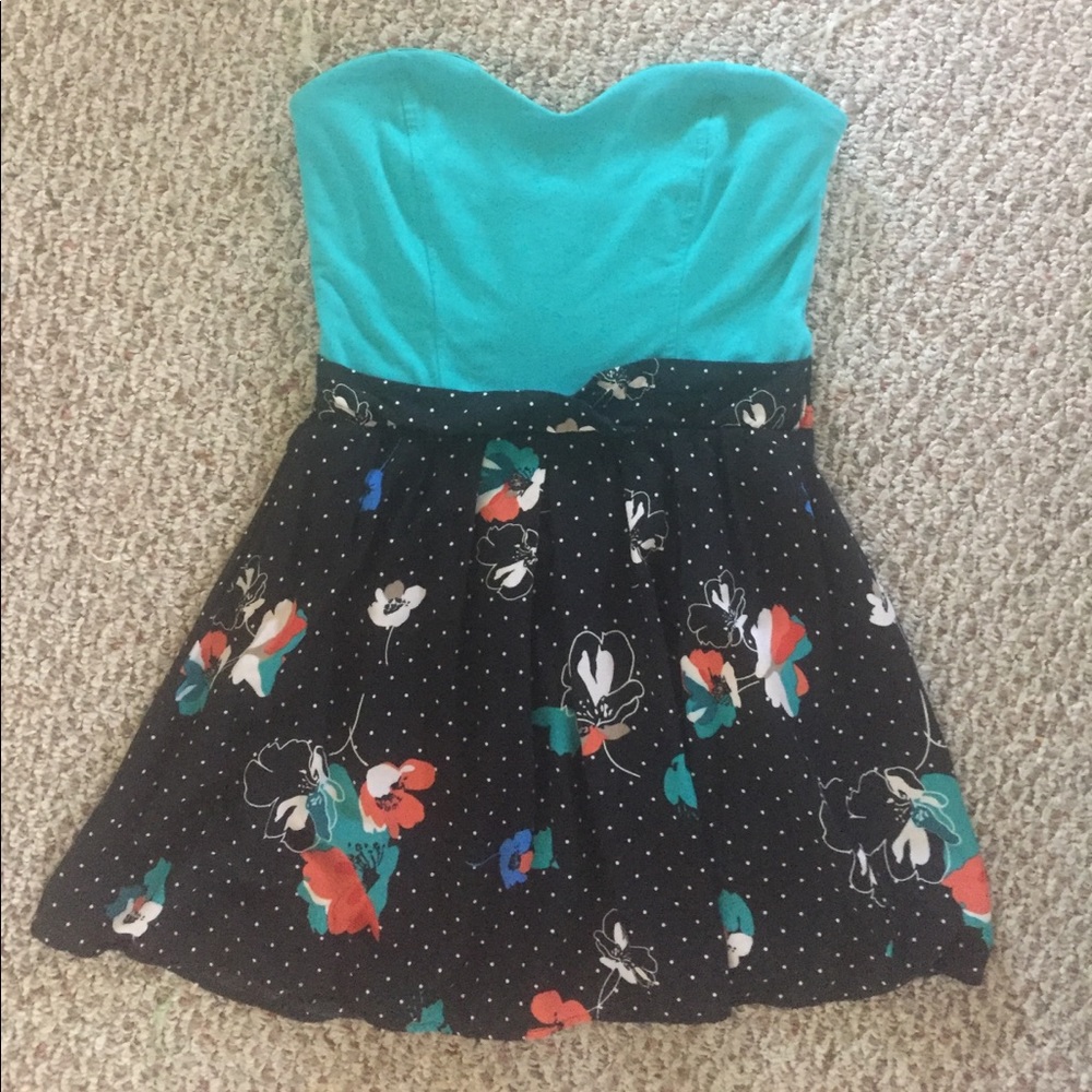 Strapless dress