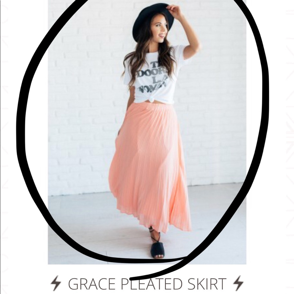 Beautiful Mid calf flow skirt