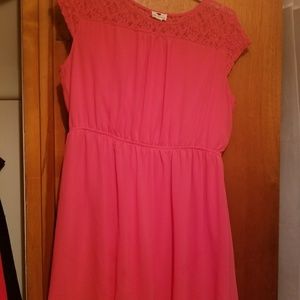 2x pink dress