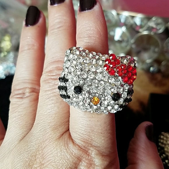 New Bling Hello Kitty Ring - Picture 5 of 5