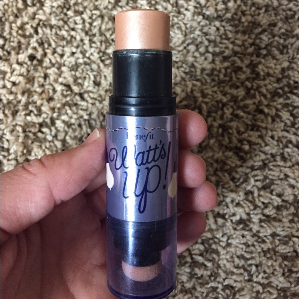 Benefit Watts up highlighter