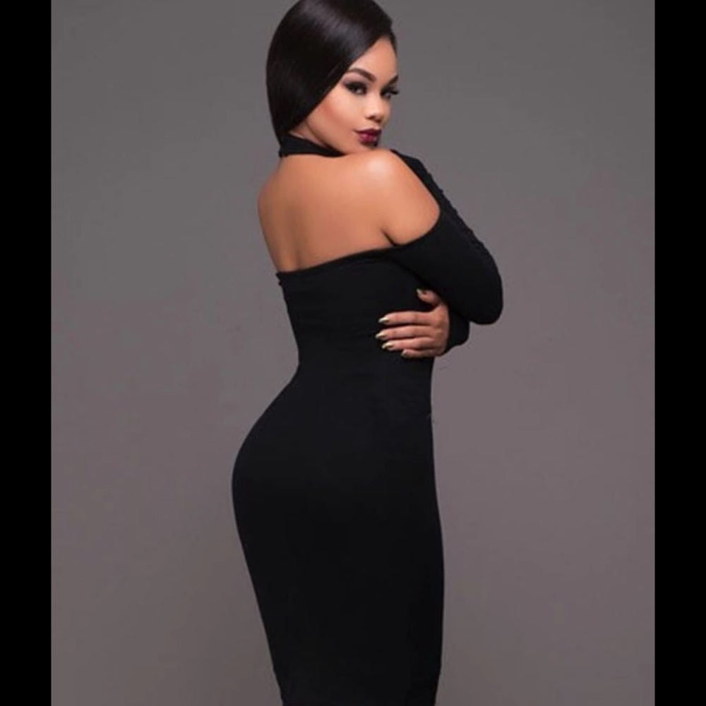 Cold Shoulder Lacey Dress - Picture 4 of 8