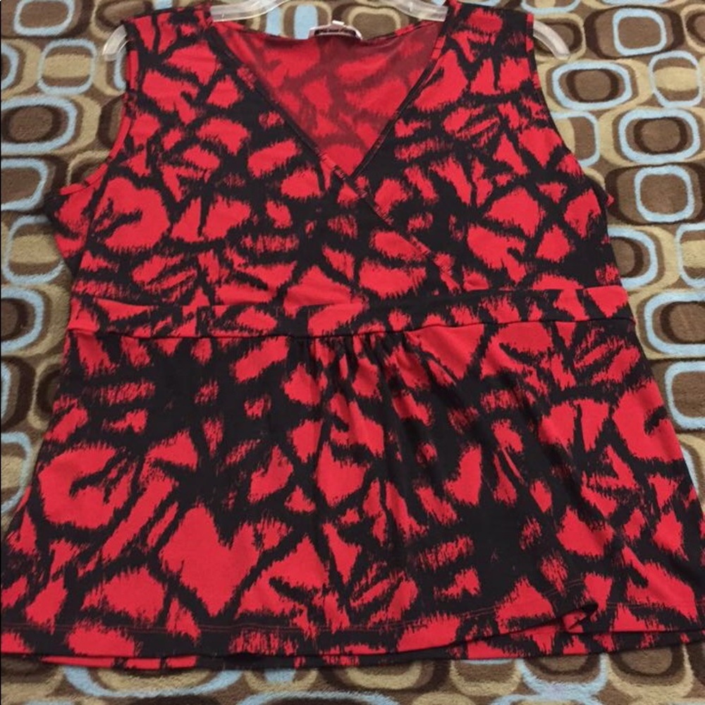 Super cute red blouse -red