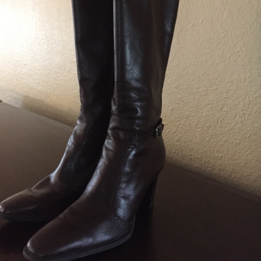 Michelle D brown leather boots