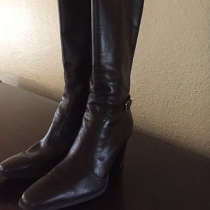 Michelle D brown leather boots