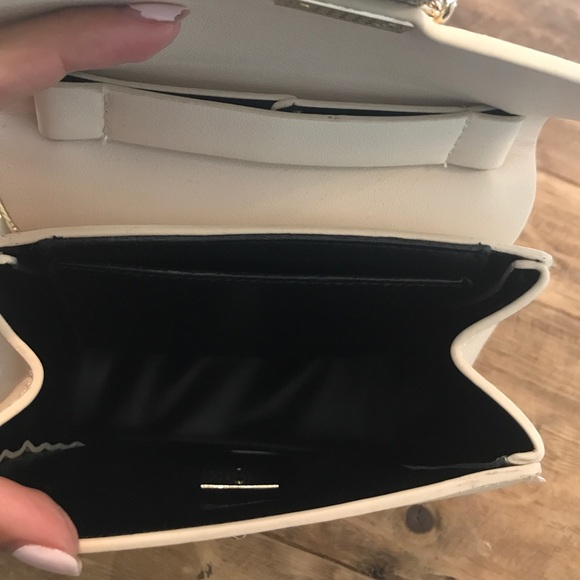 Purse with tags - Picture 3 of 3