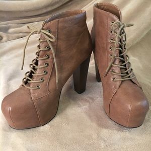 Speed Limit 98 Platform Chunky Heeled  Boots