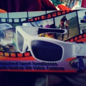 Polarized sunglasses with hd video recorder