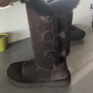 Brown uggs