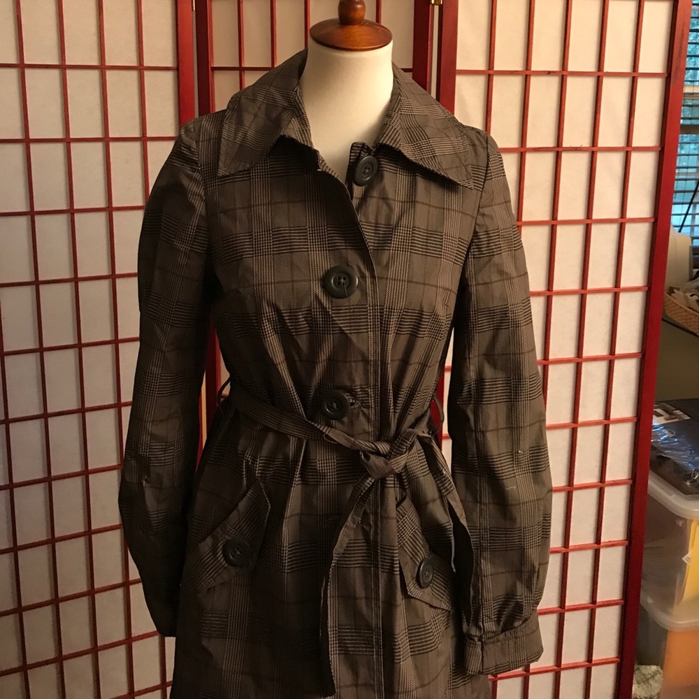 Classic H&M plaid trench coat