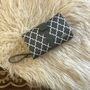 JJ COLE Portable diaper changing station  pad