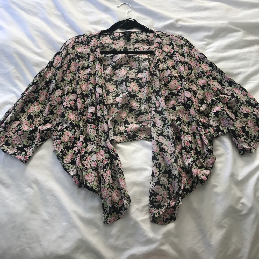 Floral short kimono