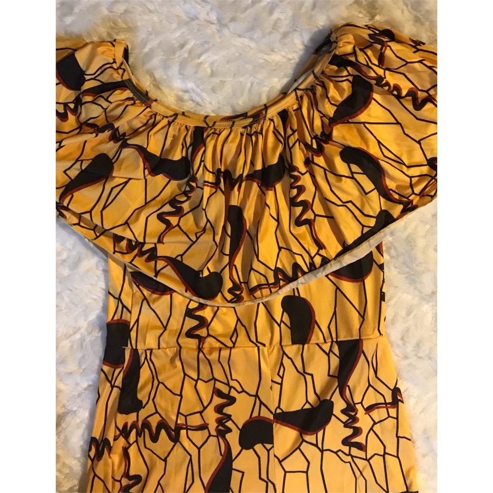 Abstract Off Shoulder Jumpsuit - Picture 6 of 7