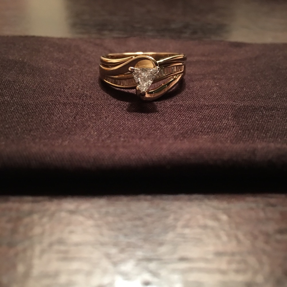Unique Trillion Wedding Set