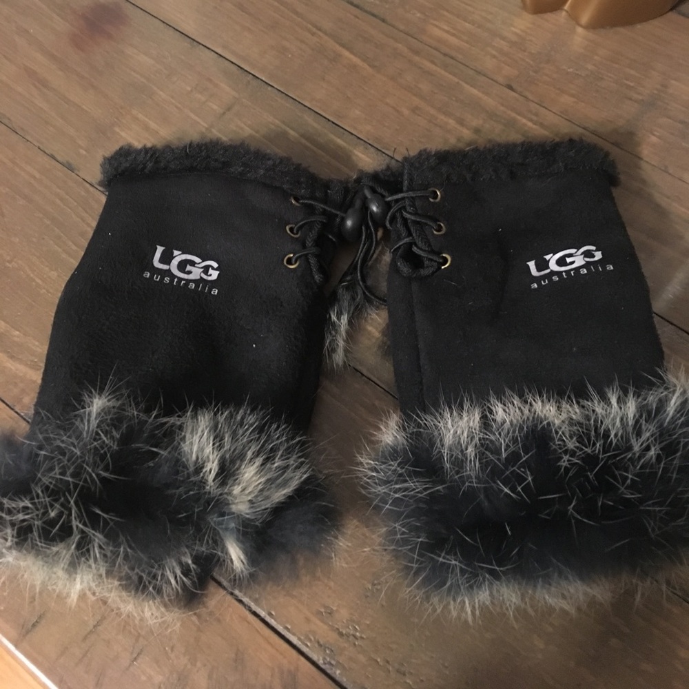 Brand new, never been worn Ugg fingerless gloves