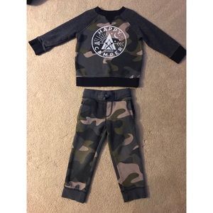 Boys Gymboree two piece sweatsuit
