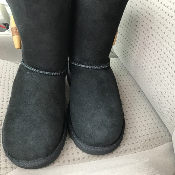 Black uggs