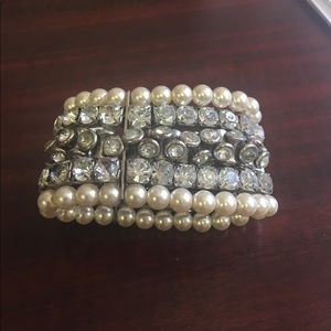 Elastic rhinestone and faux pearl bracelet