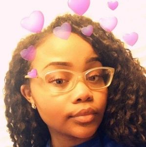 Meet your Posher, Lydia