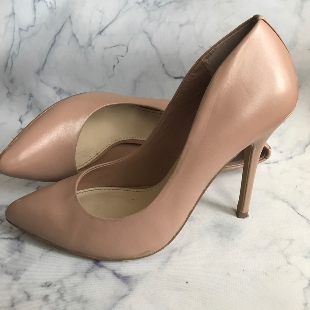 Steve Madden Tan/Nude point toe Heels