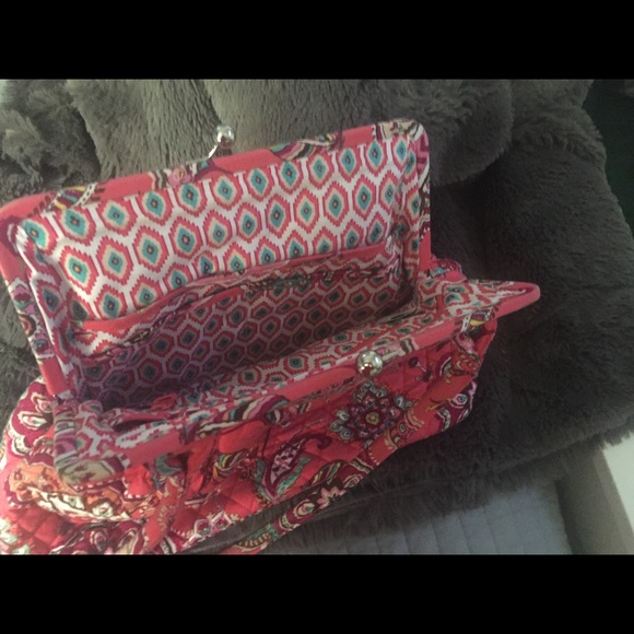 Vera Bradley Hot Pink Paisley Handbag - Picture 3 of 3