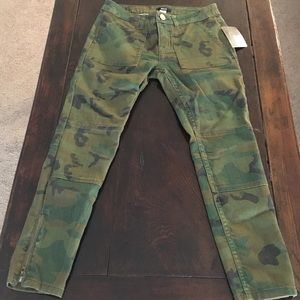Camouflage skinny jeans size 26