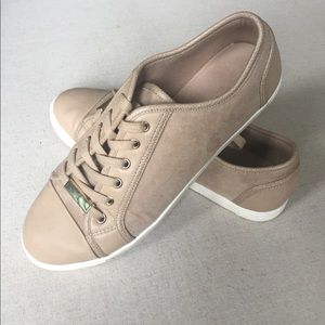 Aldo sneakers with gold details 10