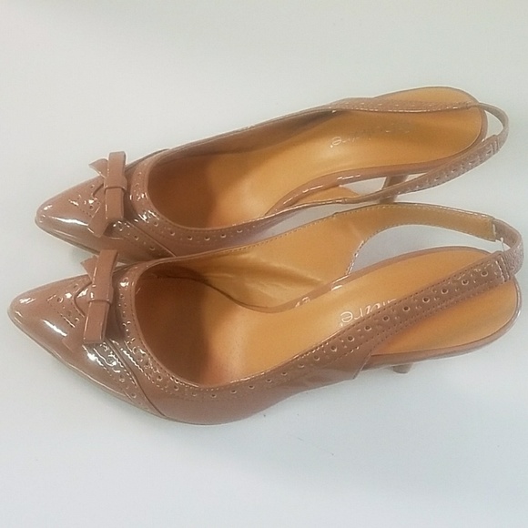 F a b u l a i r e shoes. Size 8 - Picture 2 of 8