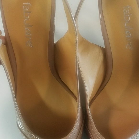 F a b u l a i r e shoes. Size 8 - Picture 8 of 8
