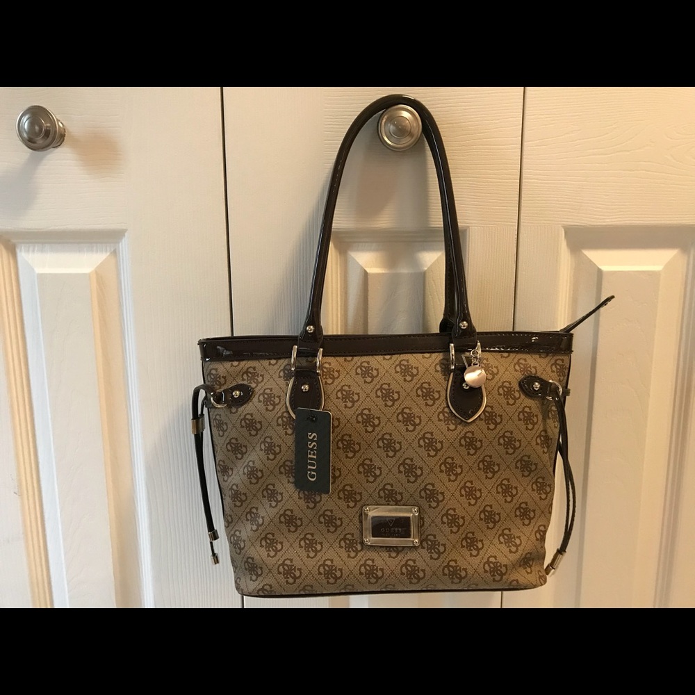 Guess medium size purse