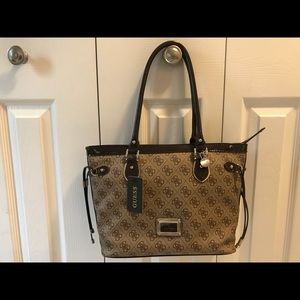 Guess medium size purse
