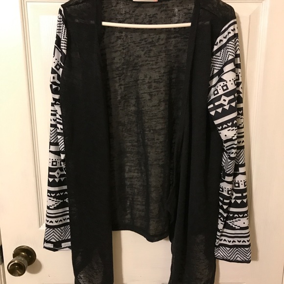 Sweaters - Picture 7 of 7