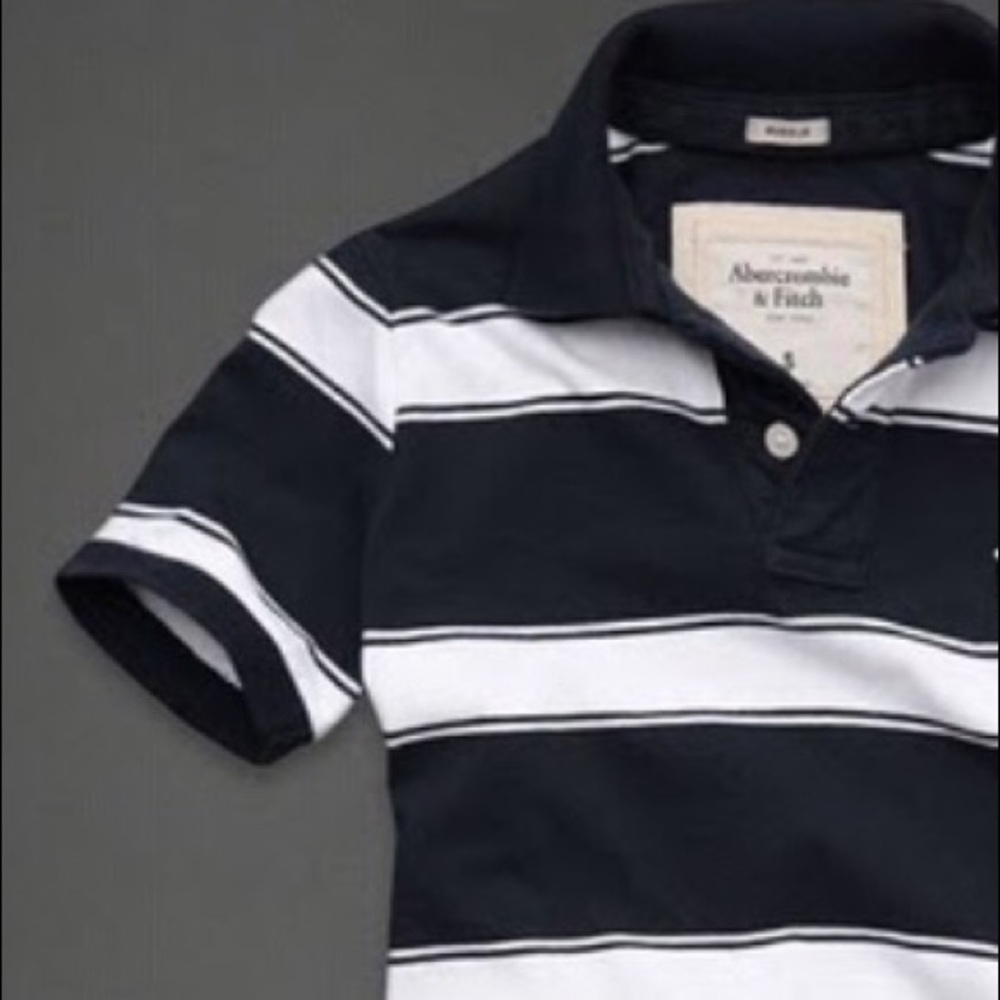 Men's polos shirt.