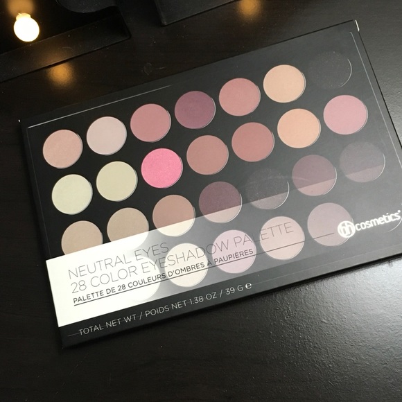 BH Cosmetics Neutral 28 Color Eyeshadow Palette🎀 - Picture 4 of 7