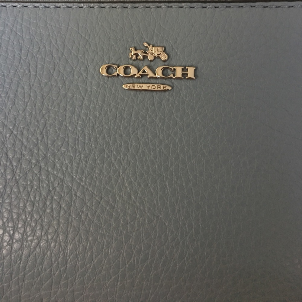 NEW Coach zippered leather wristlet/wallet