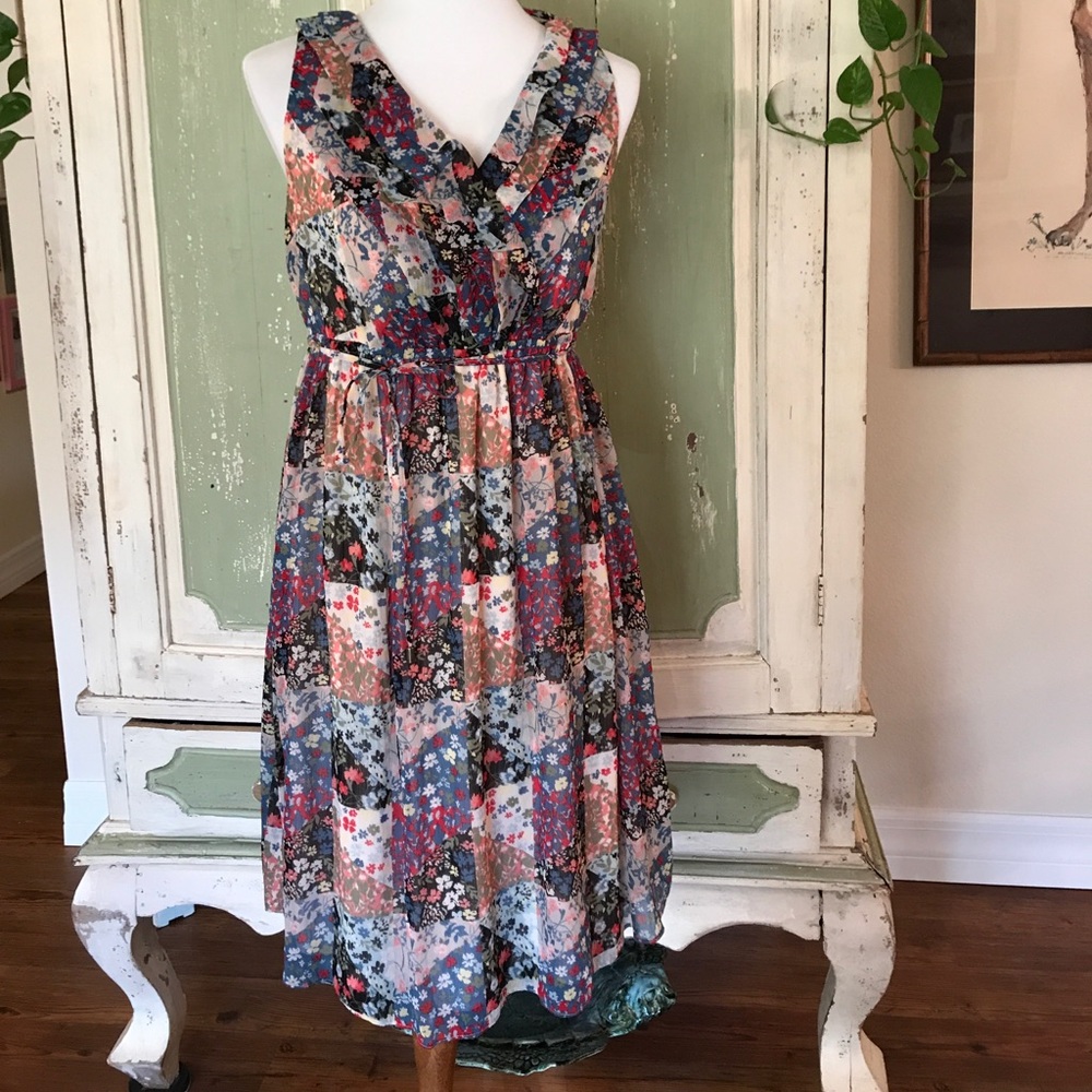 Jessica Simpson maternity size small dress