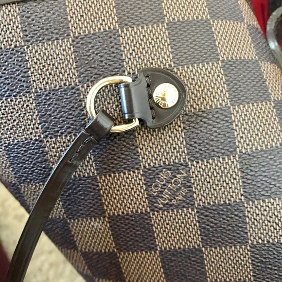 Authentic Louis Vuitton Neverfull Handbag - Picture 3 of 3